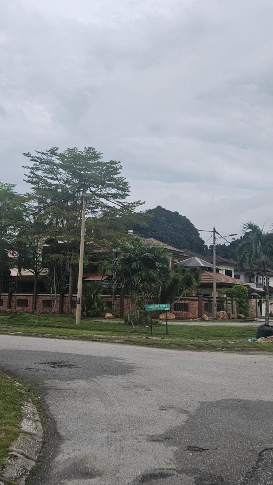 Mount Vila *